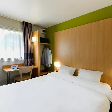 Otel Nantes Aeroport 2*